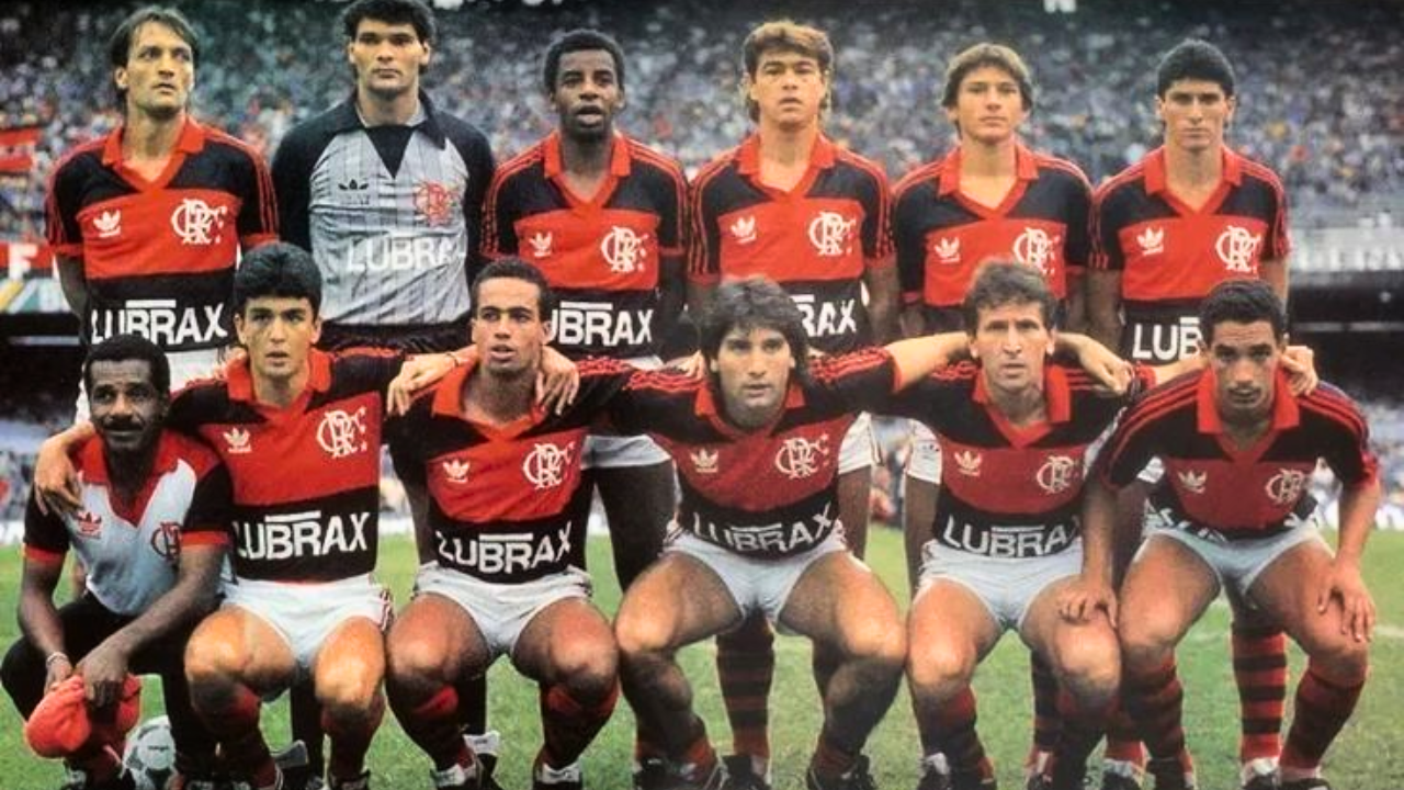 Banner-Camisa-do-Flamengo-1990-Retro-Vermelha-e-Preta-Flanatics
