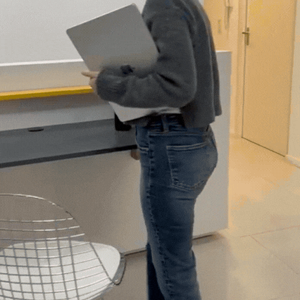 Escritorio Demi en uso