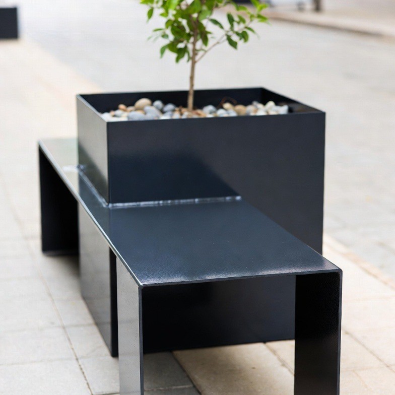 Banco y cesto metálico - ejemplo 4