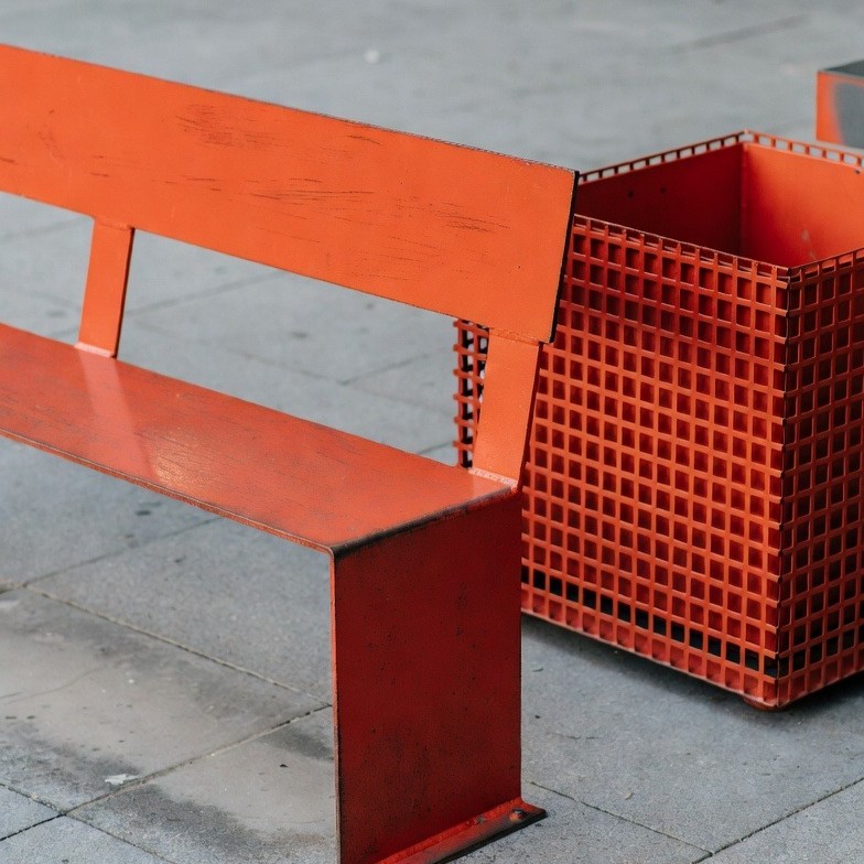 Macetero metálico para exterior