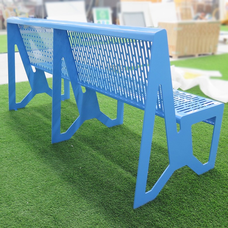 Banco y cesto metálico - ejemplo 2