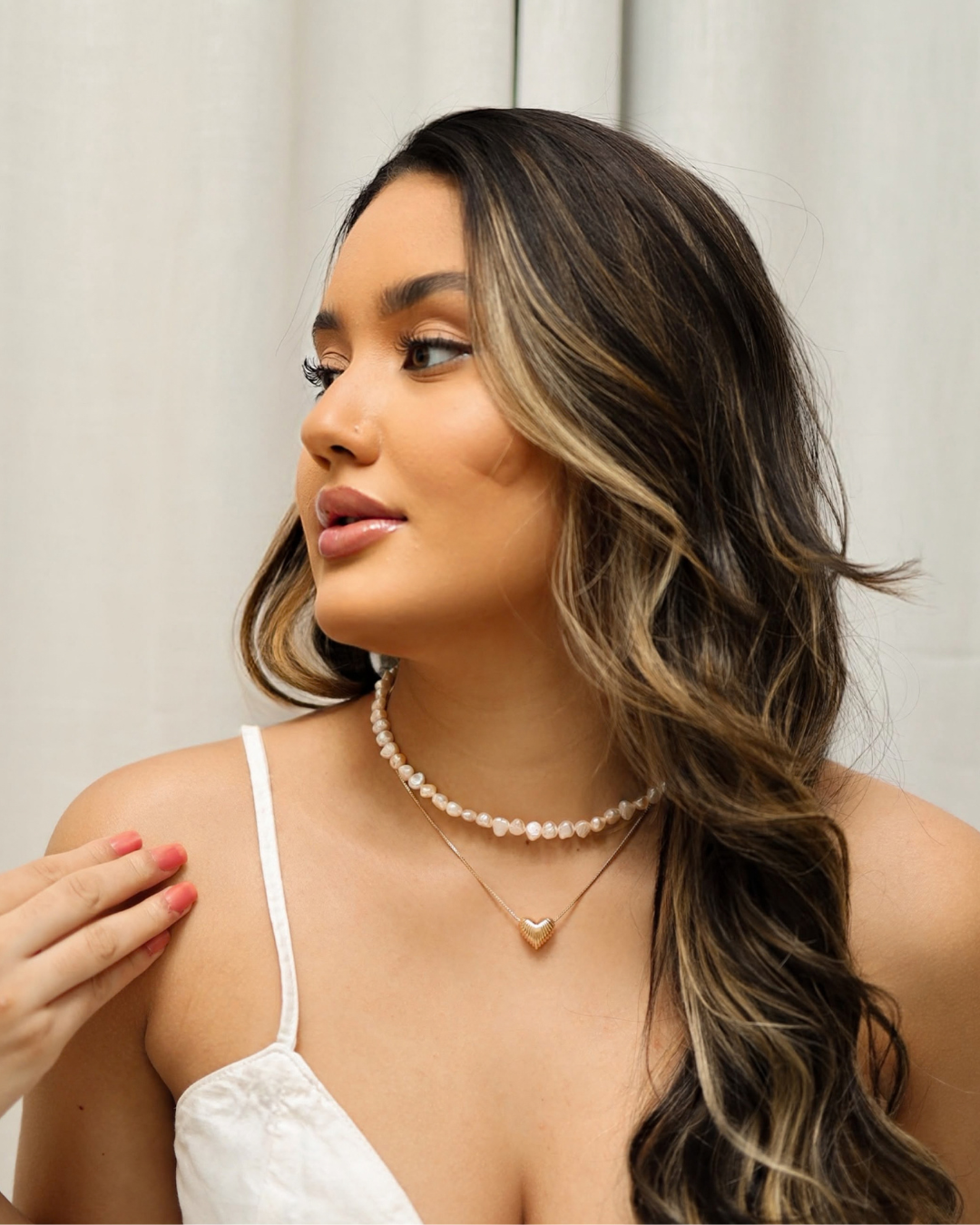 Vih Mattos usando Conjunto Primeiro Amor e Colar Magia das Águas Solyra