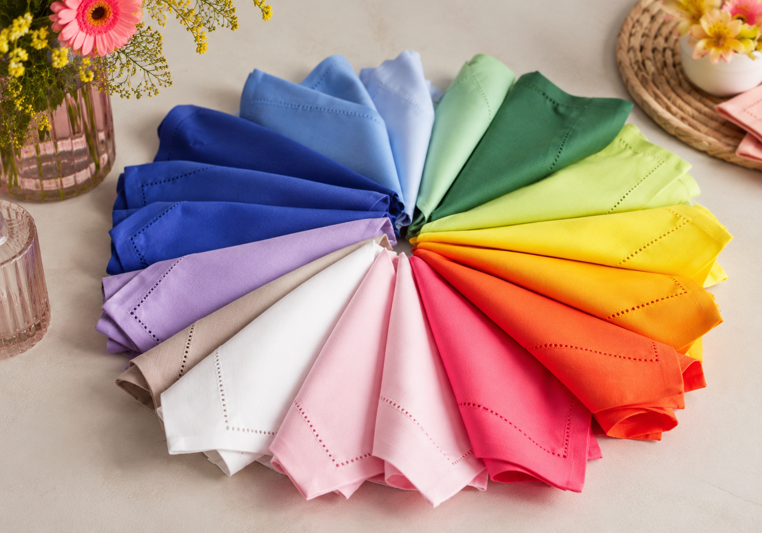 Guardanapos de percal 100% algod&atilde;o em diferentes cores com acabamento em ponto ajour