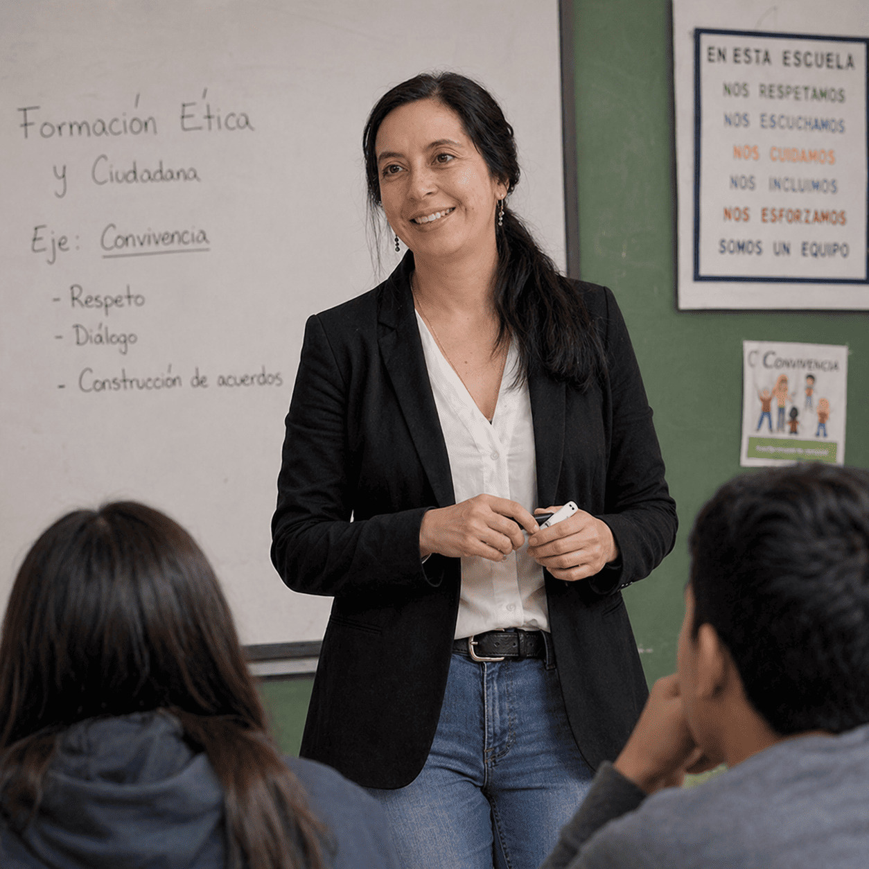 Docente de Ciudadanía dando clases