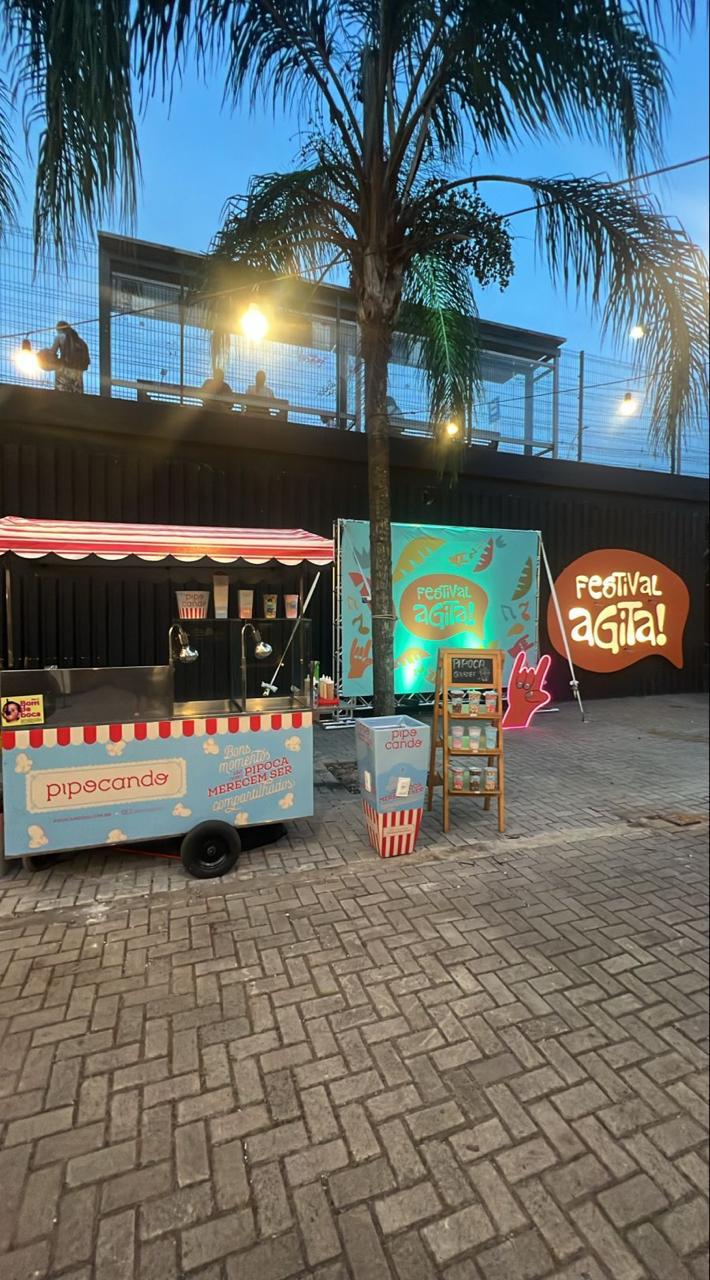 Pipocando em festival ao ar livre