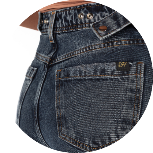 Detalhes traseiros Mom Modeladora D17