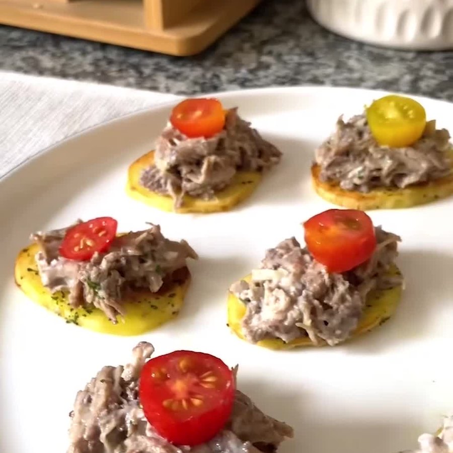 Batatinhas com porco desfiado