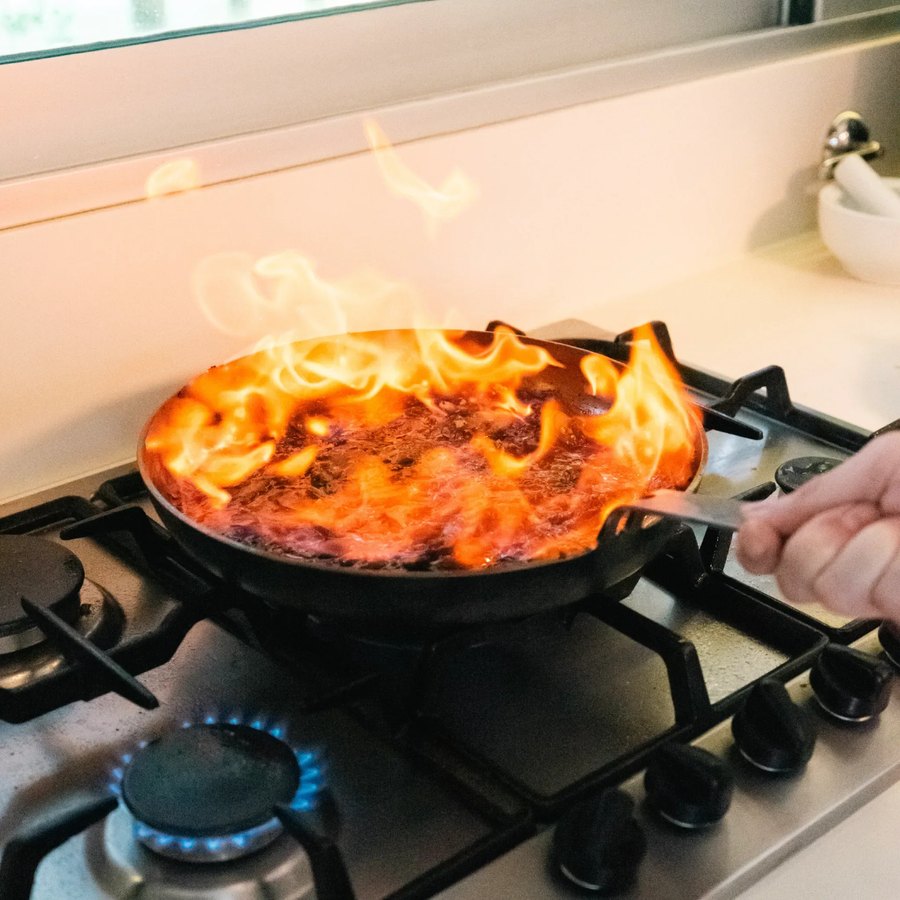 Bife ao conhaque com molho de cogumelos