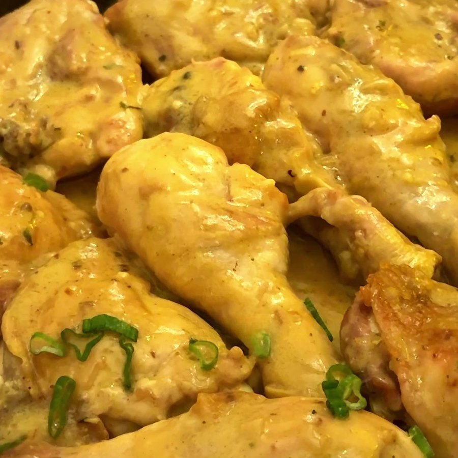 Frango cremoso com mostarda e cebolinha