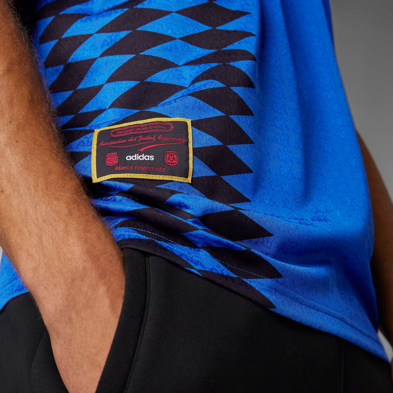 Camiseta Retro Maradona 1994 - Detalle Rombos