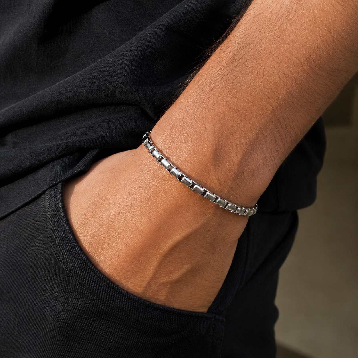 Pulsera Filo puesta