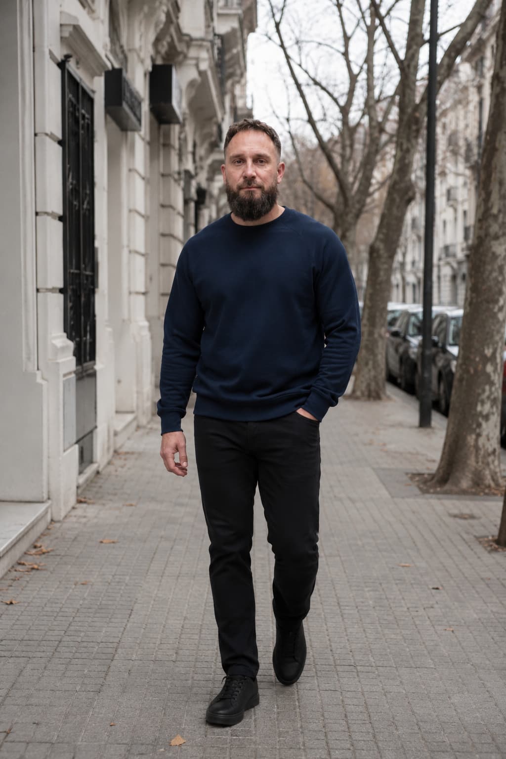 Hombre con buzo algodón azul marino cuello redondo talle real hombre Argentina