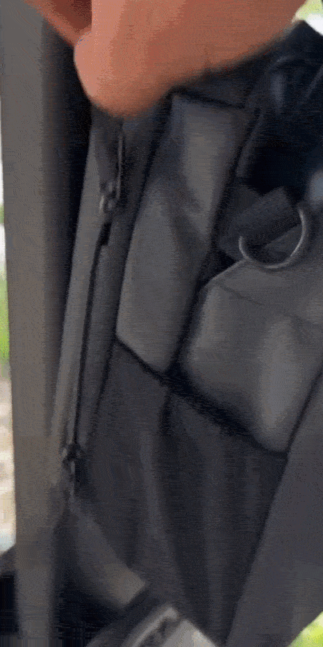 Bolso magnético premium en acción