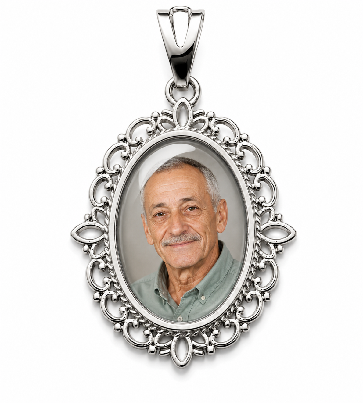 O relicário é um elo com o passado e um símbolo de afeto. Escolha o seu e carregue suas memórias com estilo e sentimento