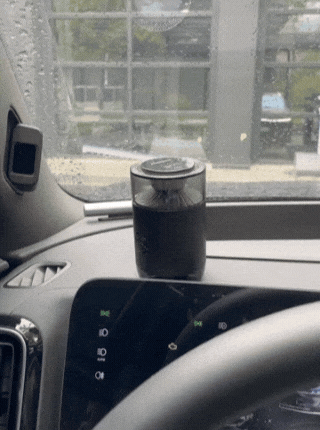 Difusor Aromático Auto — luz LED y niebla aromática