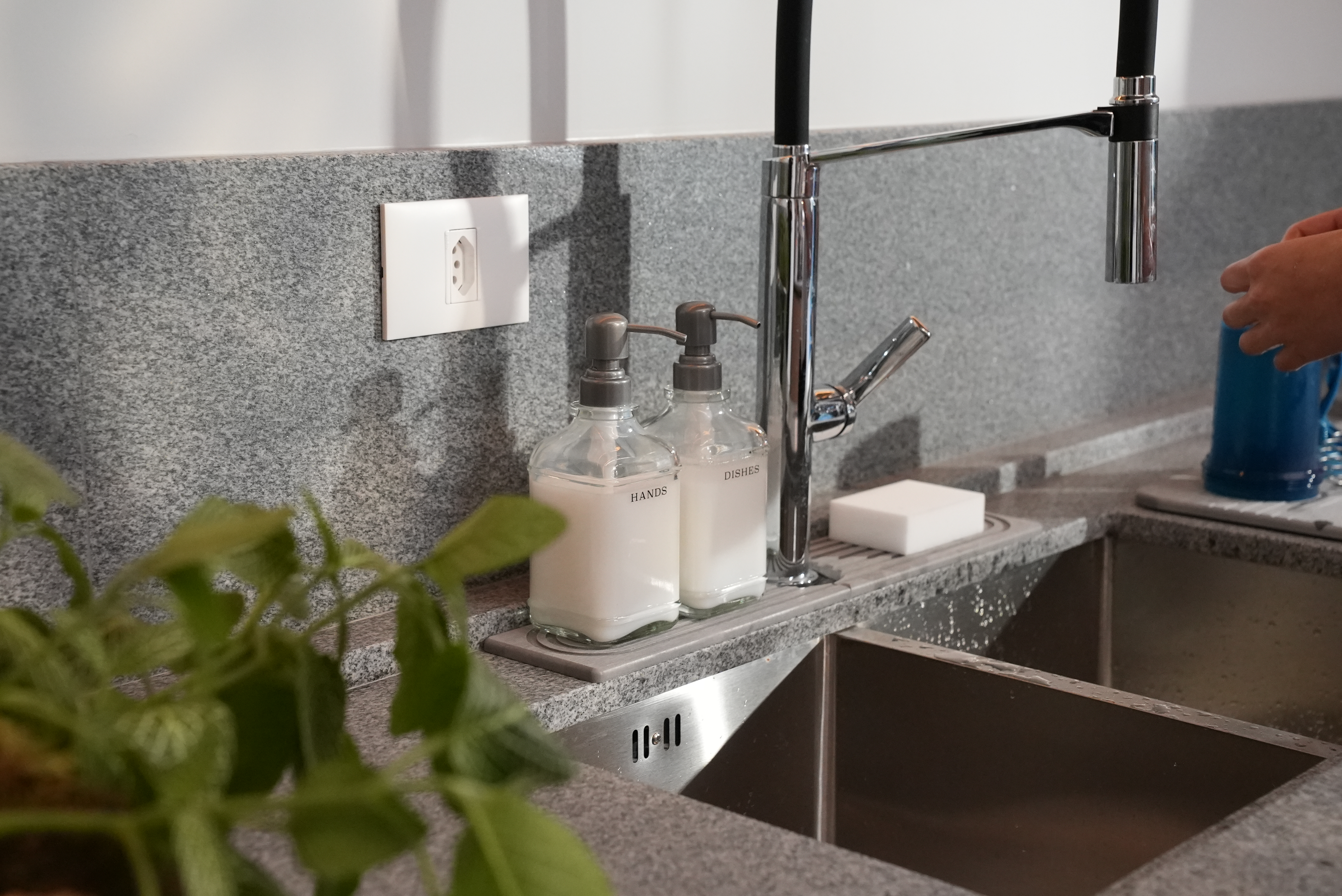 Tapete de Pia Drystone Wabi Living cores disponíveis