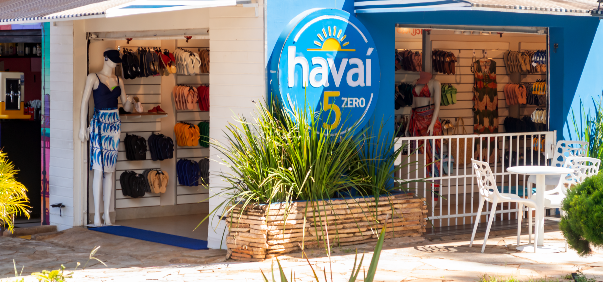 Fachada da loja Havaí 5 Zero Moda Praia e Havaianas em Brasília 407 sul