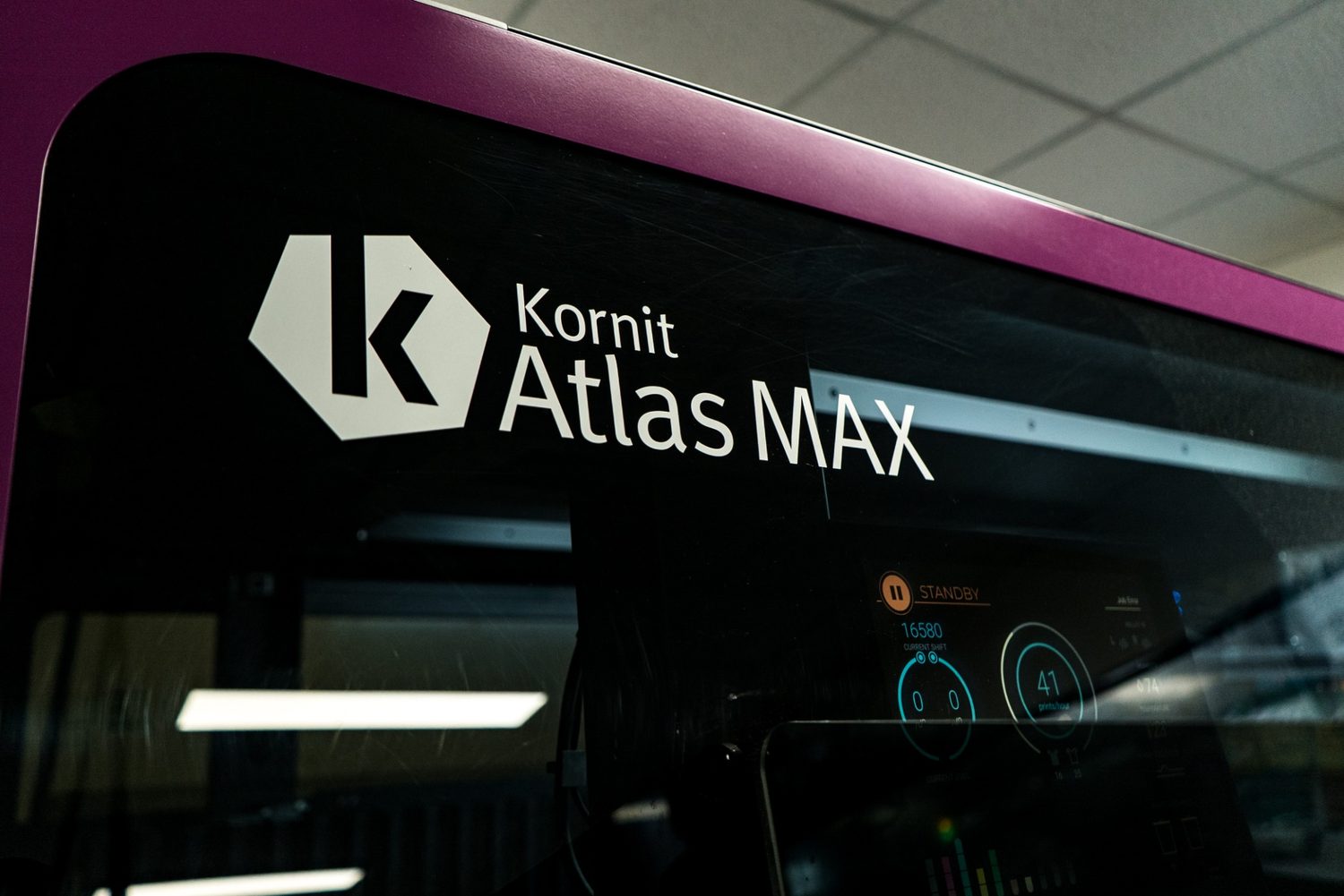 Detalhe da máquina Kornit Atlas MAX