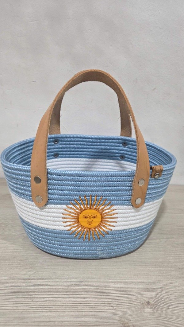 Canasta Matera Premium Velissea en uso