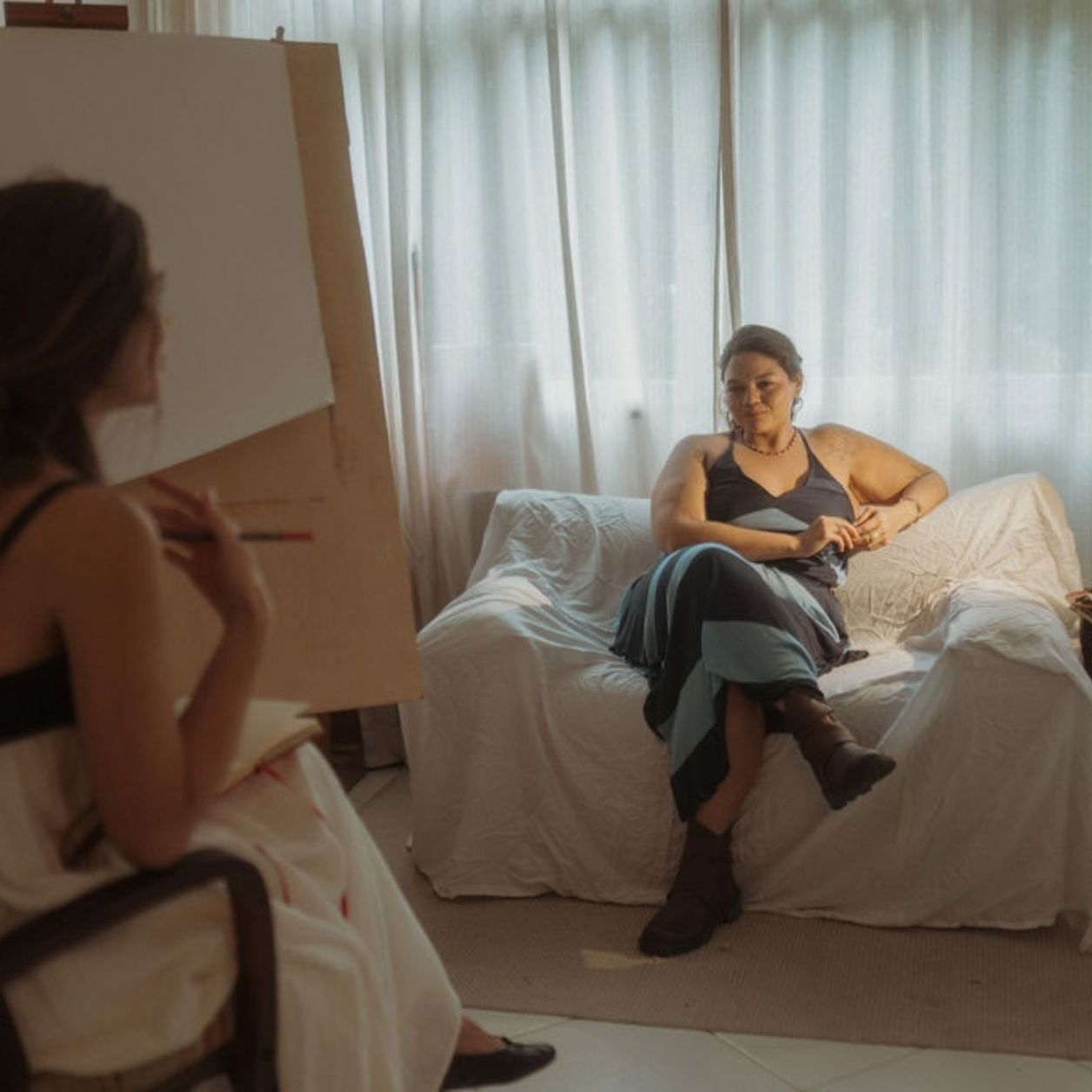 Sessão de pintura no ateliê
