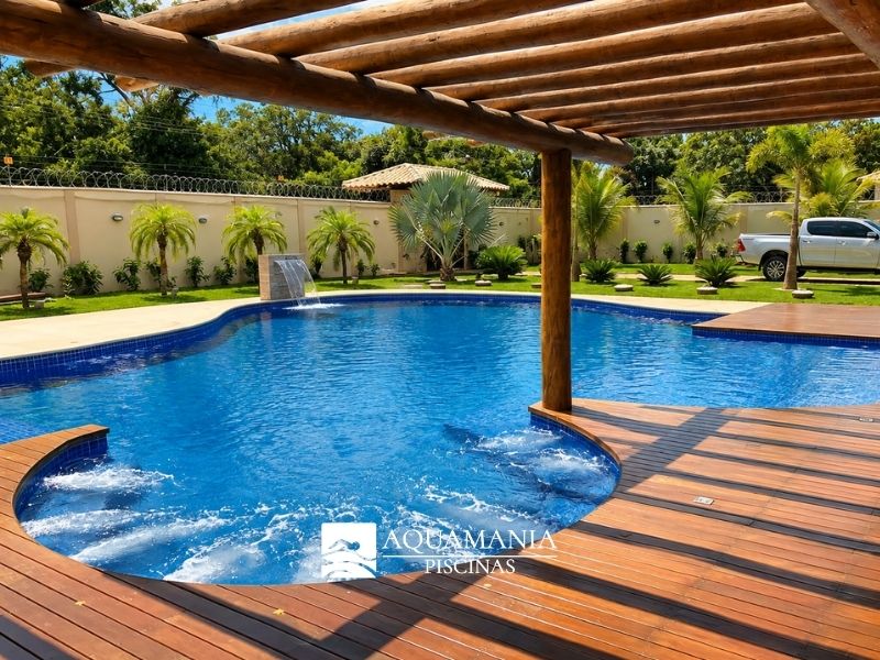 piscina-de-pastilha-com-hidromassagem-em-goiania