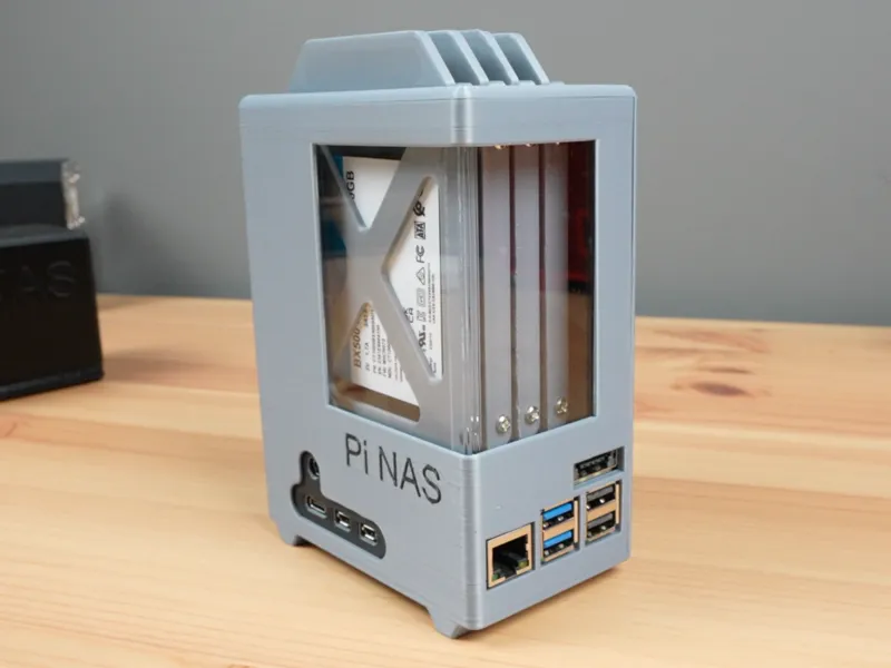 Raspberry Pi 5 NAS de cuatro bahías