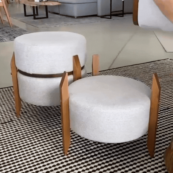 Puff Duo Premium usado como assento e mesa decorativa