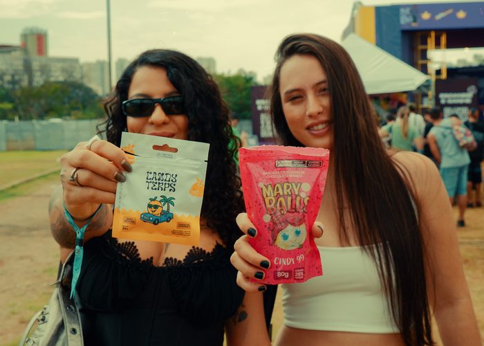 Clientes Natural Terpenes com produtos CandyTerps e MaryBalls em evento