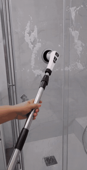 Cepillo el&eacute;ctrico extensible en uso