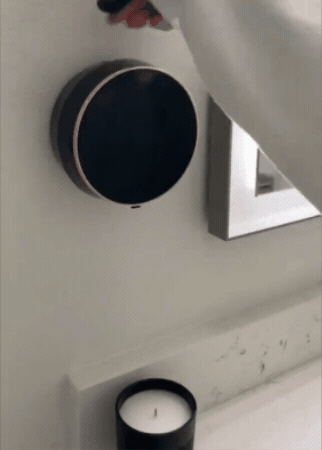 Instalaci&oacute;n adhesiva del dispenser AURAPRIME