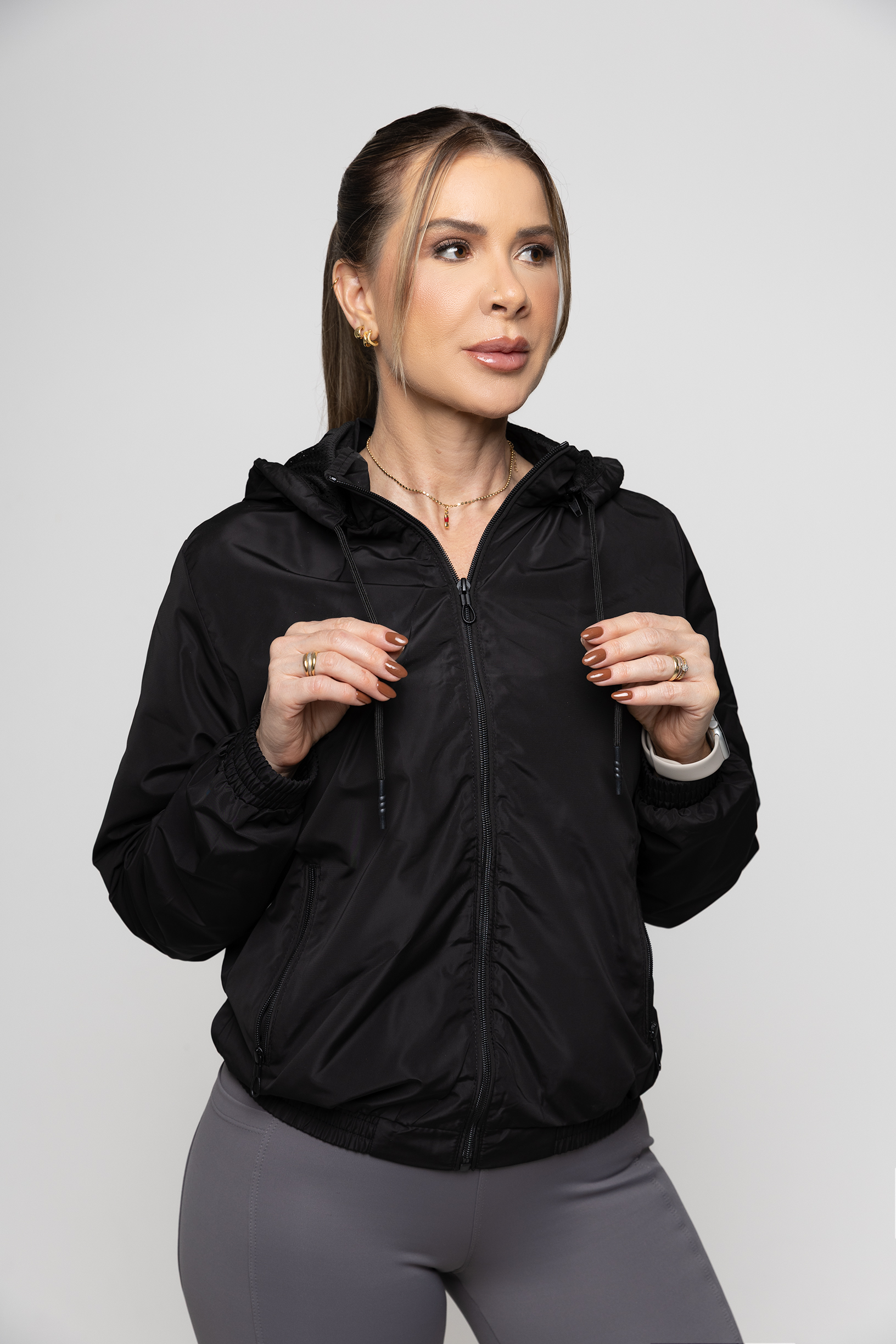 Mulher usando roupa fitness