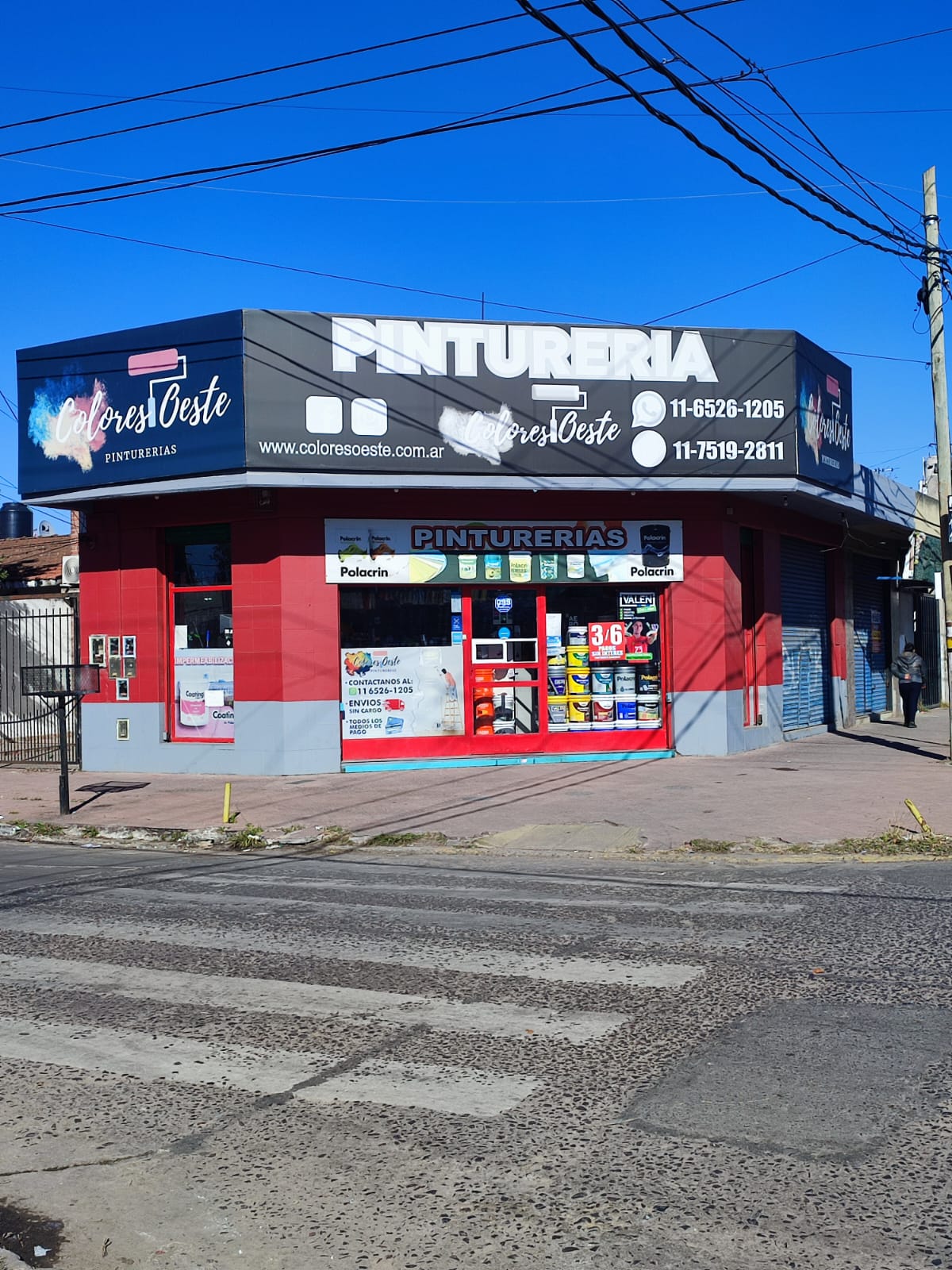 Frente de la sucursal Central de Colores Oeste