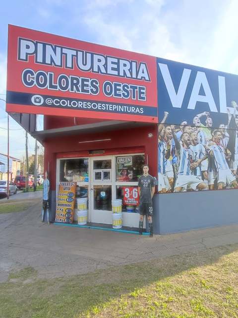 Frente de la sucursal Ramos Mejía de Colores Oeste