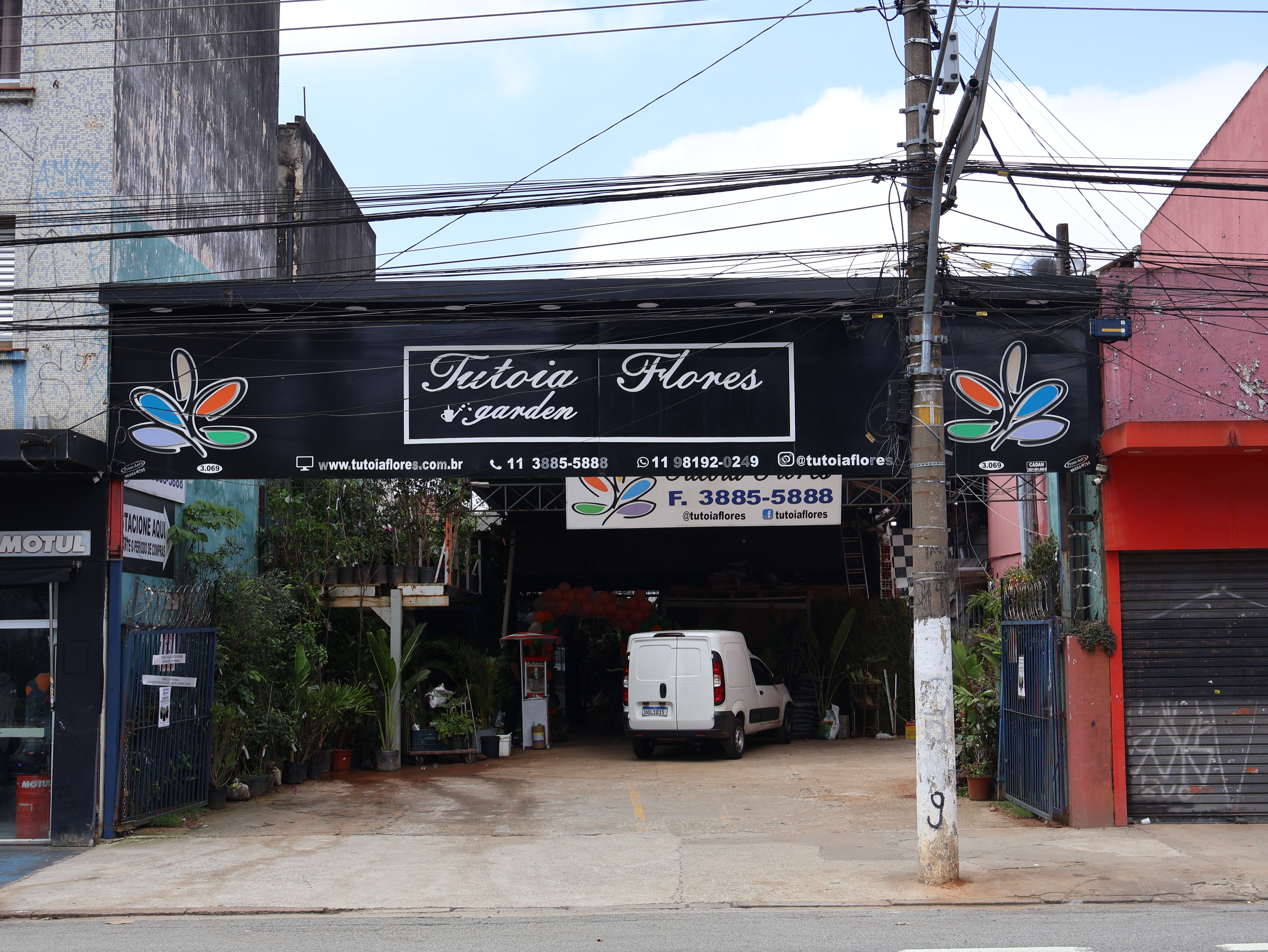 Fachada da loja física Tutoia Flores Garden Center na Vila Mariana