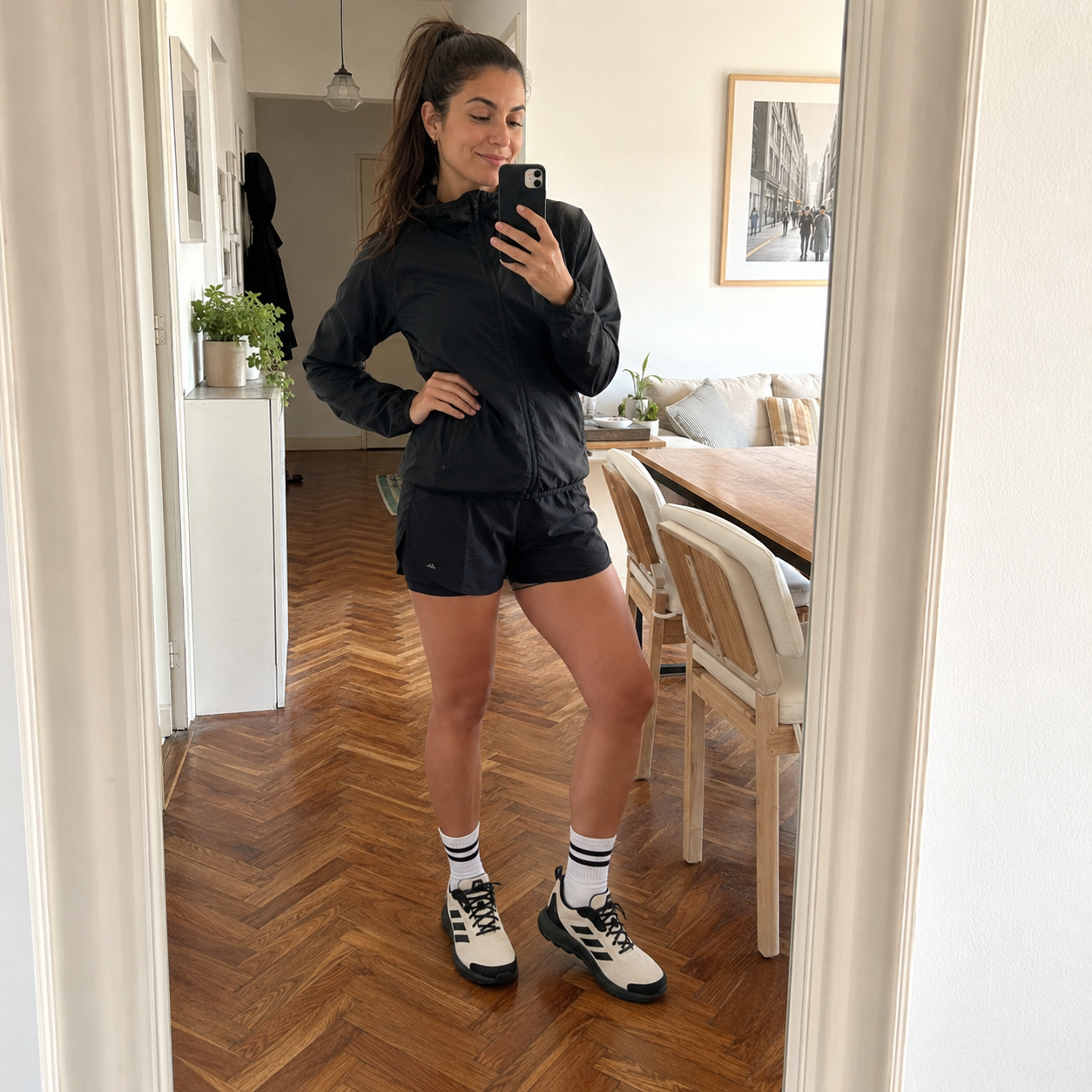 Zapatilla de trekking negra