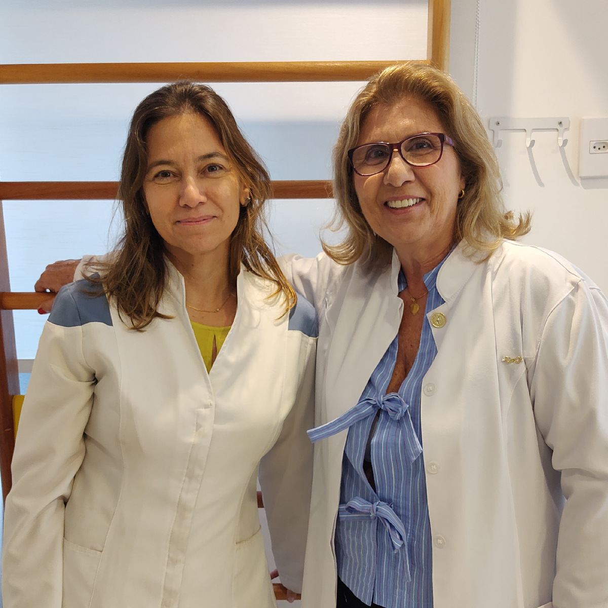 Vany Giannini e Nohad Chaaban no consultório da Nova Íntima Care