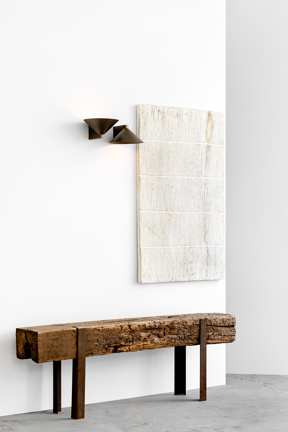 Luminaria de Parede Arandela Piramide Led 3000K 2,5W para Cabeceira de Cama, Espelho do Banheiro, Lavabo, Corredor, Living e Salas