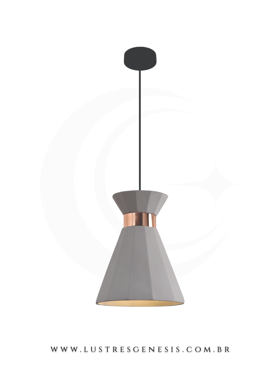 Pendente de teto com cúpula em formato cônico, acabamento cinza e anel decorativo em dourado.