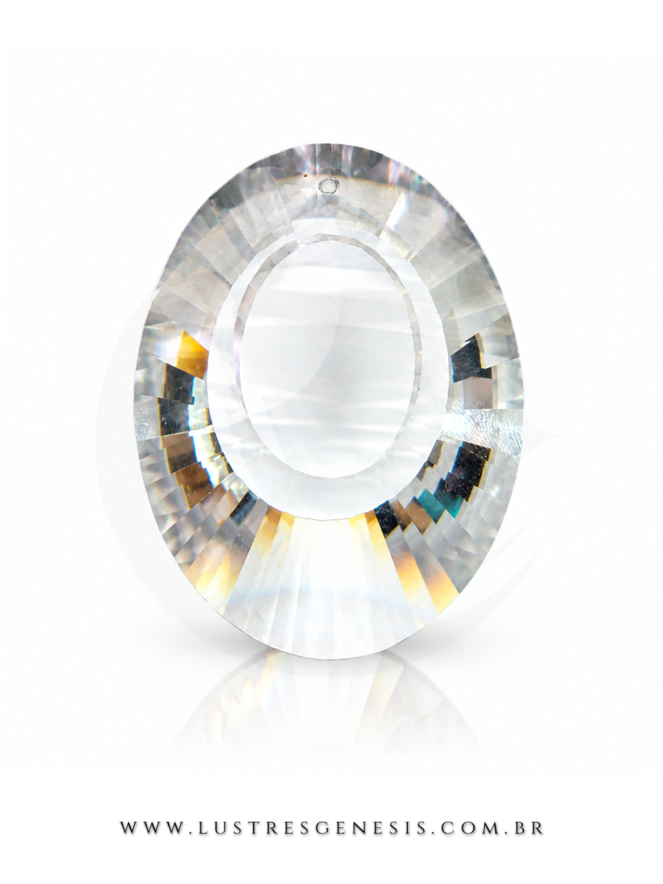 Três amêndoas de cristal K9 para lustre e Feng Shui em tamanhos de 38mm, 50mm e 63mm sobre fundo preto. Lustres Gênesis loja online de Lustres e Iluminação Decorativa