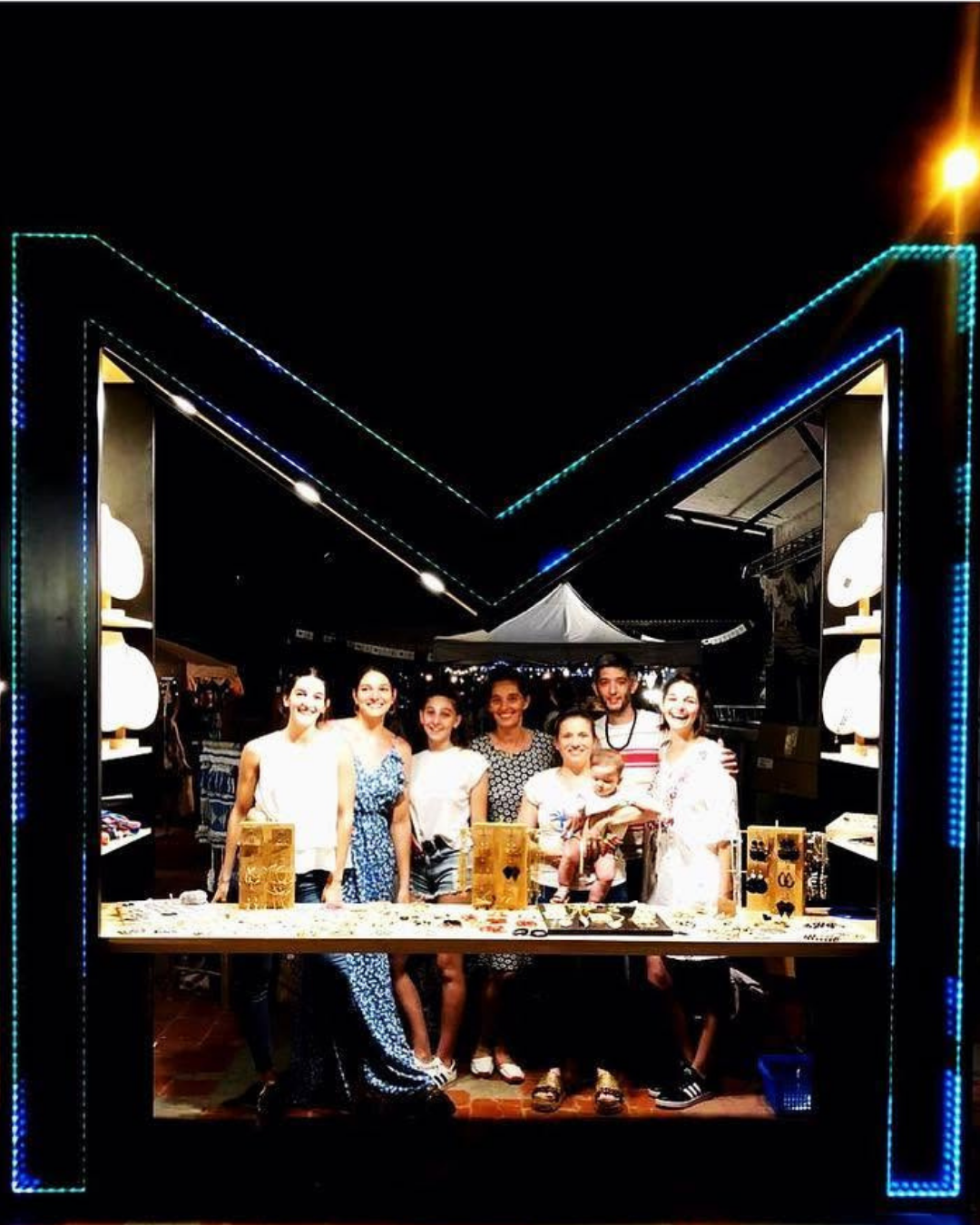 Stand de Mona T&uacute; en otra feria