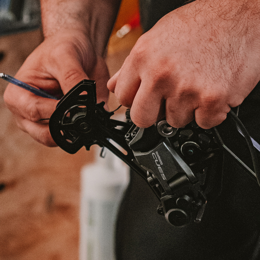 Primer&iacute;simo primer plano para la pata de cambio Shimano CUES