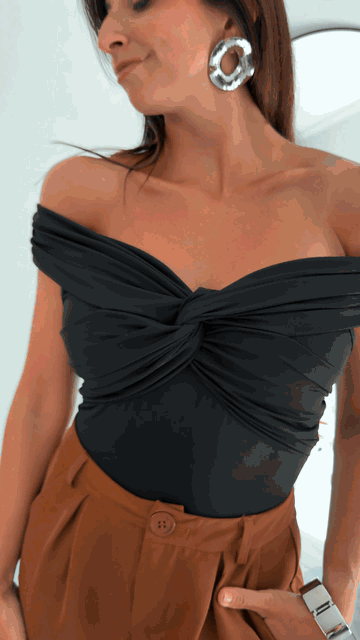 Body Serenna Negro en movimiento