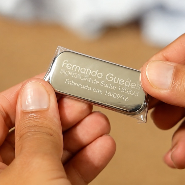 Placa de identifica&ccedil;&atilde;o personalizada da linha Premium