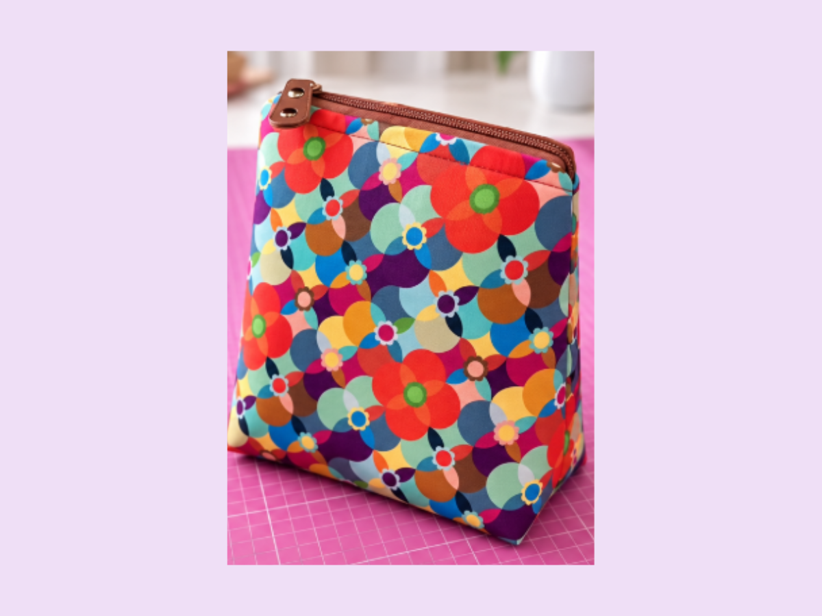 Necessaire Fundo Diferente