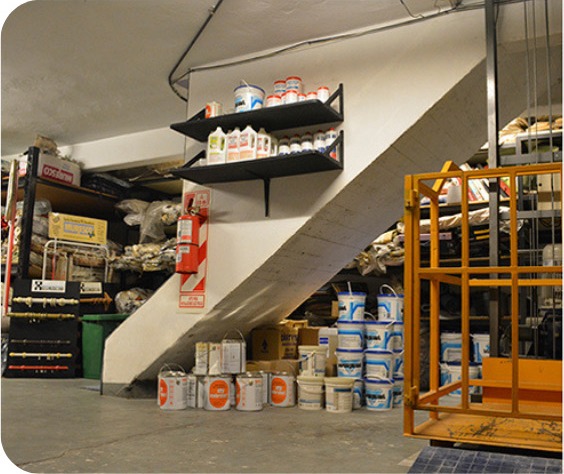 Dep&oacute;sito interno con stock de productos
