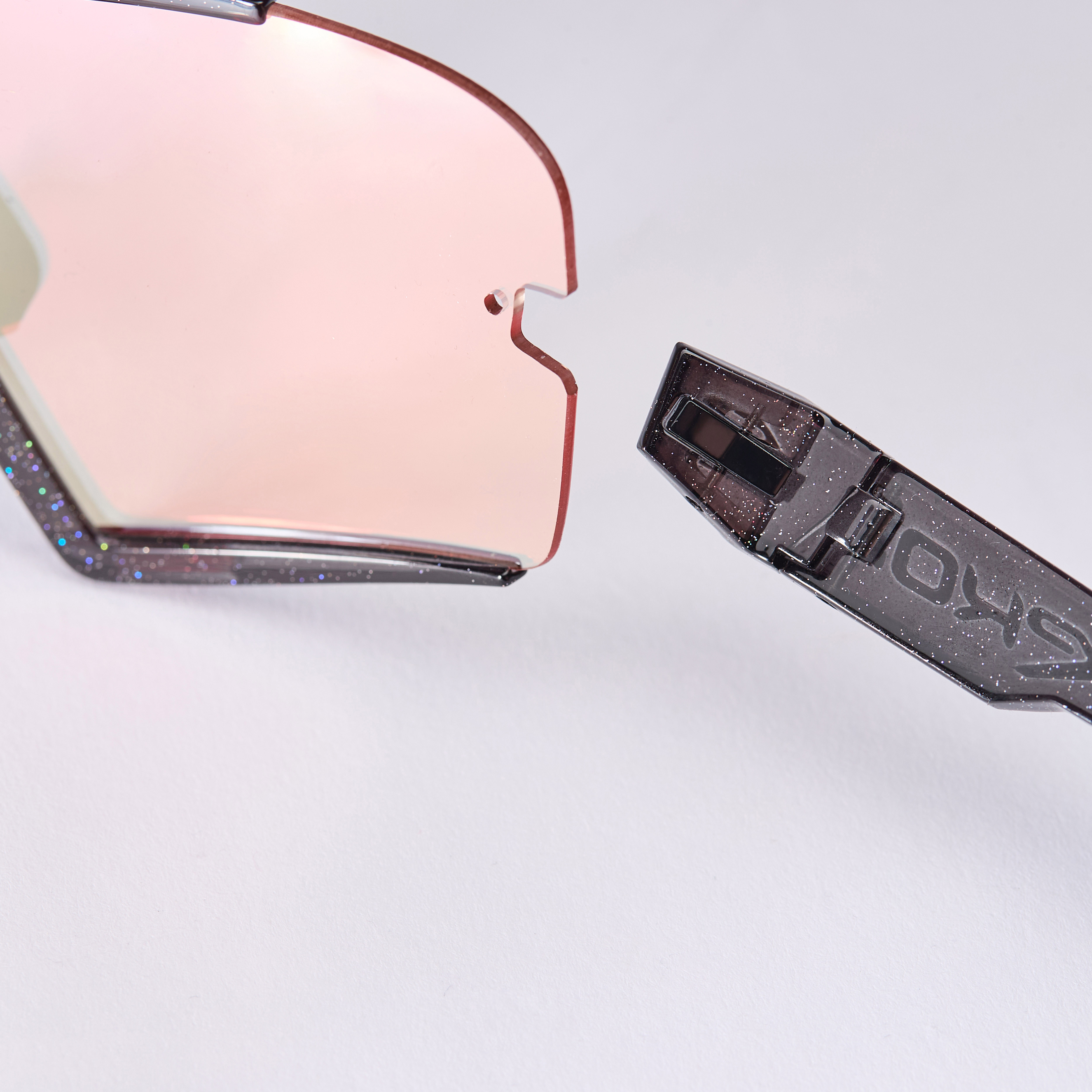 Sistema Quick Release &mdash; &Oacute;culos EKOI Racing OTTIMO - Branco Fotocrom&aacute;tico