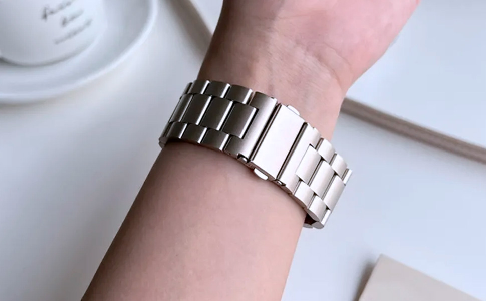 Pulseira Aço Inoxidável em uso casual
