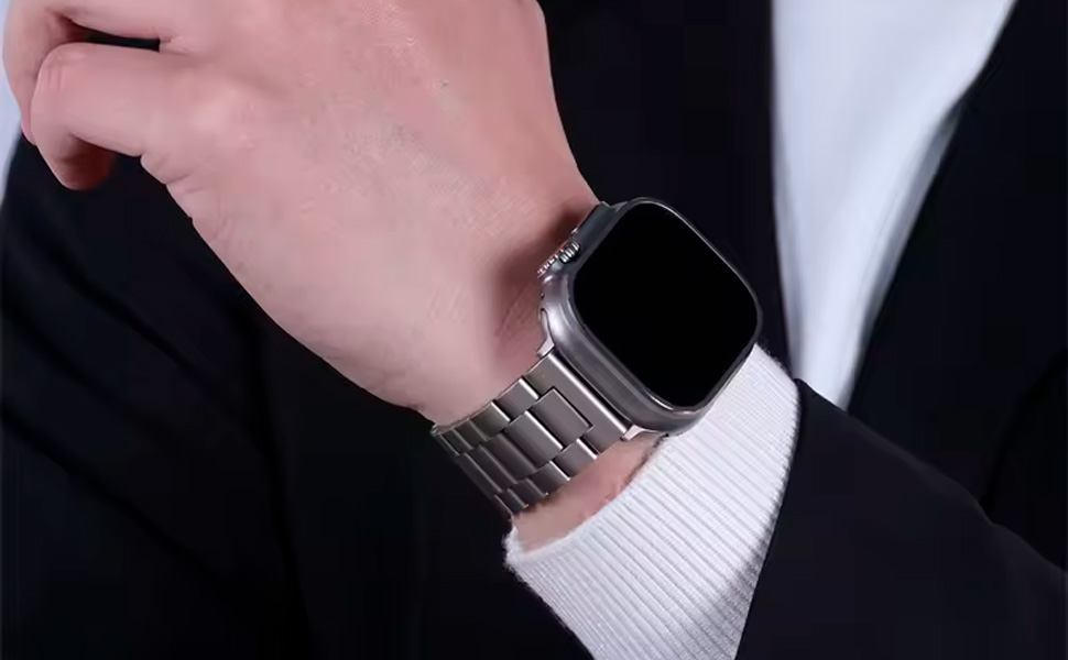Pulseira Aço Inoxidável em uso formal